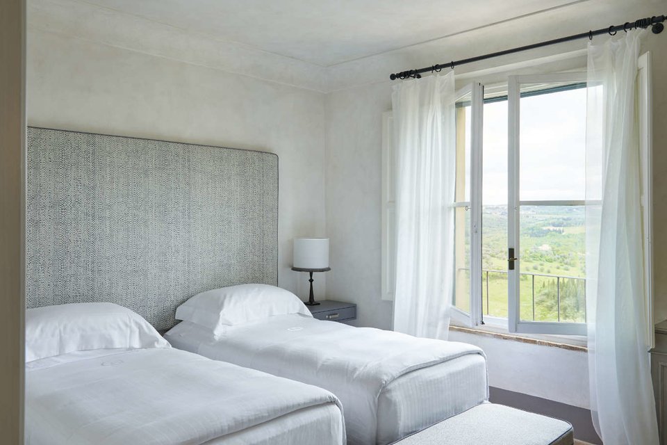 Castello-Del-Nero_COMO-Suite-Bedroom-2-3(1)