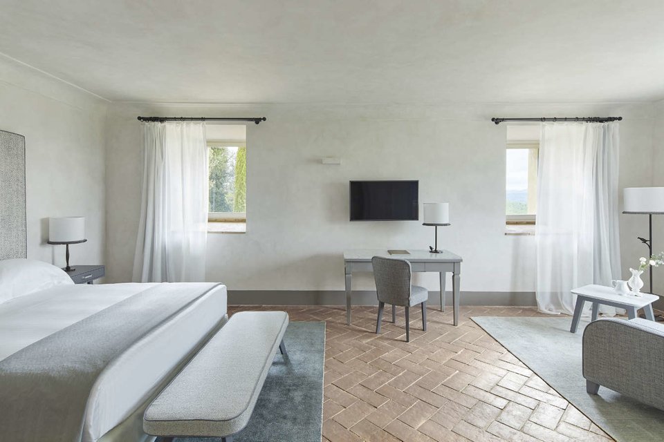 Castello-Del-Nero_COMO-Suite-Master-Bedroom-1(1)
