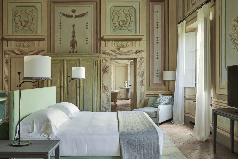 Castello-Del-Nero_Heritage-Suite-Bedroom-3(1)