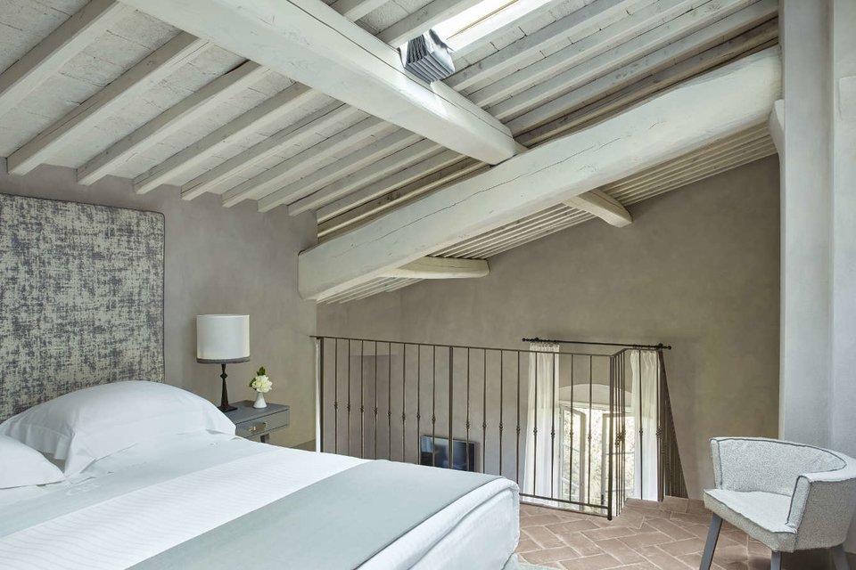 Castello-Del-Nero_Loft-Suite-Bedroom-2(1)